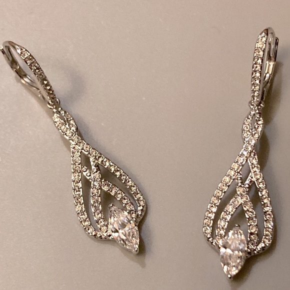 Silver Fashion Elegant Earrings with Cubic Zirconium - Picture 5 of 7